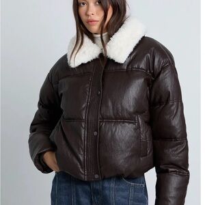 NWT Boohoo Faux Fur Collar Faux Leather Puffer Jacket UK size 10/US size 6